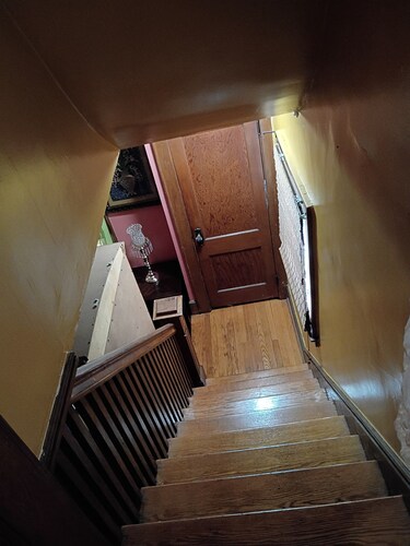 Cool 1-bedroom with AC in charming Irvington