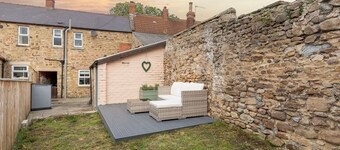 Pass the Keys | Foxglove Cottage – Cosy Countryside Retreat