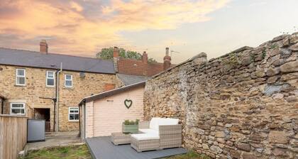 Pass the Keys | Foxglove Cottage – Cosy Countryside Retreat