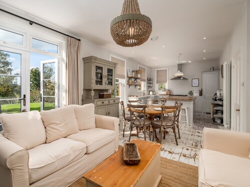 Stunning Modern Countryside Home | PassTheKeys®