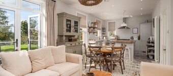 Stunning Modern Countryside Home | PassTheKeys®