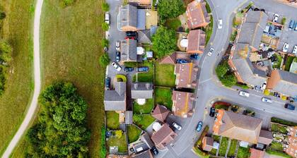 Pass the Keys | Spacious 4-Bedroom Home | Prime Hatfield Location