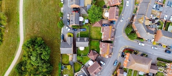 Pass the Keys | Spacious 4-Bedroom Home | Prime Hatfield Location