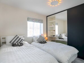 3 عدّة غرف نوم ومكواة/لوح كي وواي فاي مجانًا وملاءات أسرّة