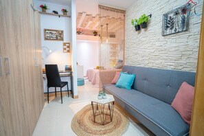1 bedroom, iron/ironing board, Internet, bed sheets