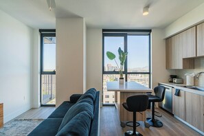 Interior - Comfy1BR w/ Pool, Fitness Center & Washer/Dryer (Phoenix)