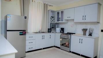 Shared Dormitory, 4 Bedrooms, Accessible, City View | Interior