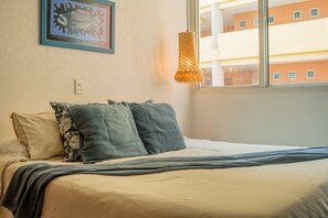 2 bedrooms, iron/ironing board, bed sheets