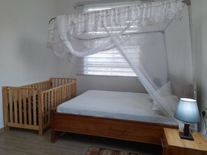 1 室のベッドルーム、デスク、アイロン / アイロン台、WiFi (無料)