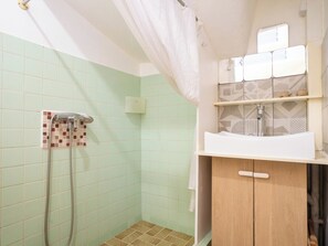 Shower, hair dryer, towels - Villa in the heart of Port Louis with a tropical garden private swimming pool (Port-Louis)