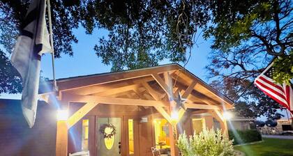 Rustic Texas Getaway Private 2-Suite Hacienda Near Eagle Mountain Lake