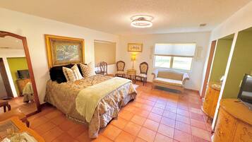 2 bedrooms, iron/ironing board, travel crib, free WiFi
