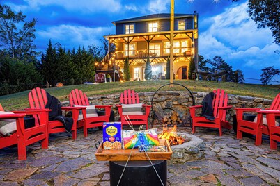 Mountain Retreat with  Long Range Mountain Views, Hot Tub, Theater, & Game Room