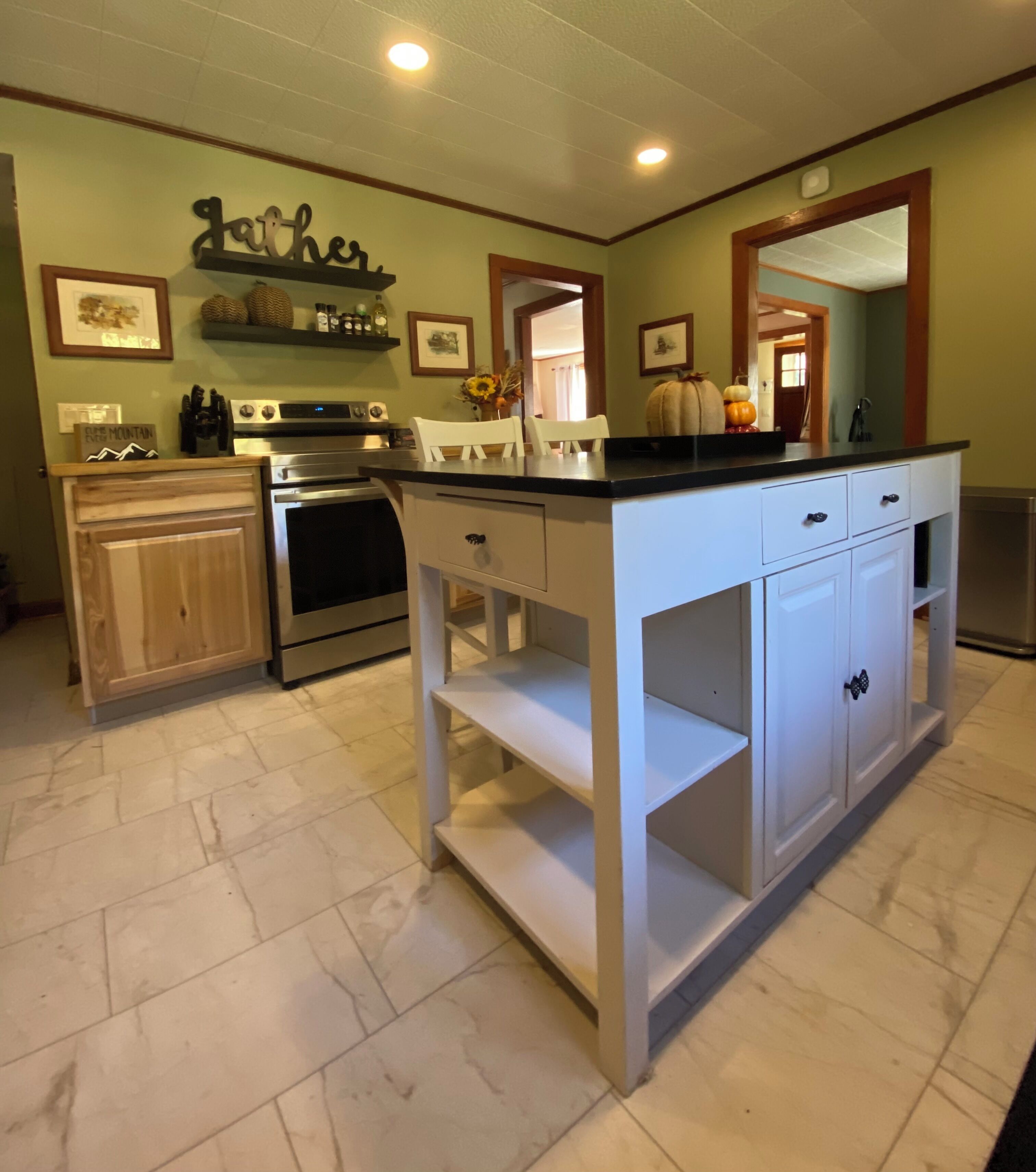 雪櫃、微波爐、焗爐、爐具