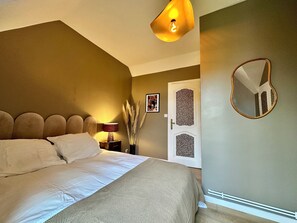 4 chambres, fer et planche à repasser, Wi-Fi, draps fournis