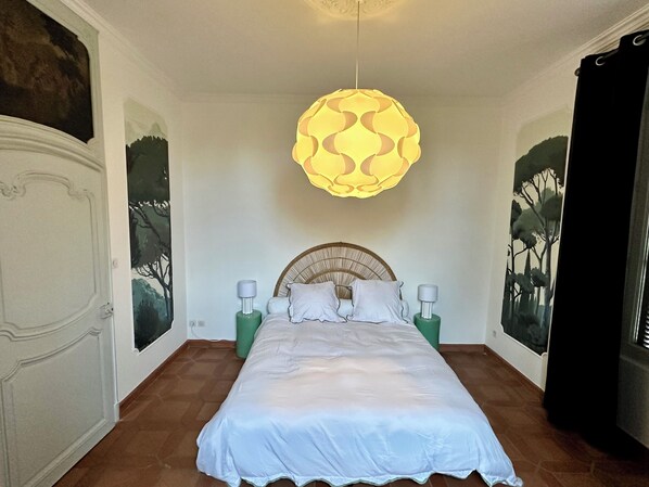 4 chambres, fer et planche à repasser, Wi-Fi, draps fournis