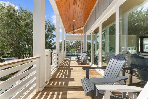 Luxurious 6 Bedroom House Across From Beach! Beach Views, Spa, Pool, Elevator!