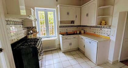 La Demeure de l'Intendant - 15-person gîte with 9000m2 grounds and swimming pool