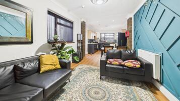 Deluxe Apartment | Living area