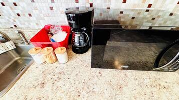 Microondas, horno y parrilla de estufa