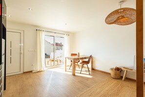 Dining - Valentin House by ACasaDasCasas (Ericeira)