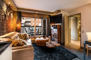 Living area - Wifi, 150m from resort center, 2nd floor, sauna, balcony, parking, tv, 48m², Courchevel (Courchevel)