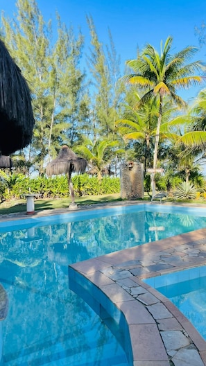 Outdoor pool - Pousada Oasis Beach Club (Canavieiras)