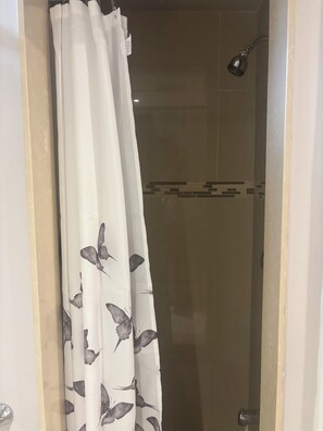 Shower, hair dryer, towels, soap - Beautiful, newly renovated, very well maintained and clean studio basement, (Mississauga)