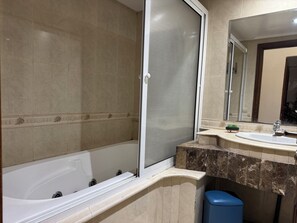 Spa - Chic 4BR with Jacuzzi-Fez New City Stay (Fes)
