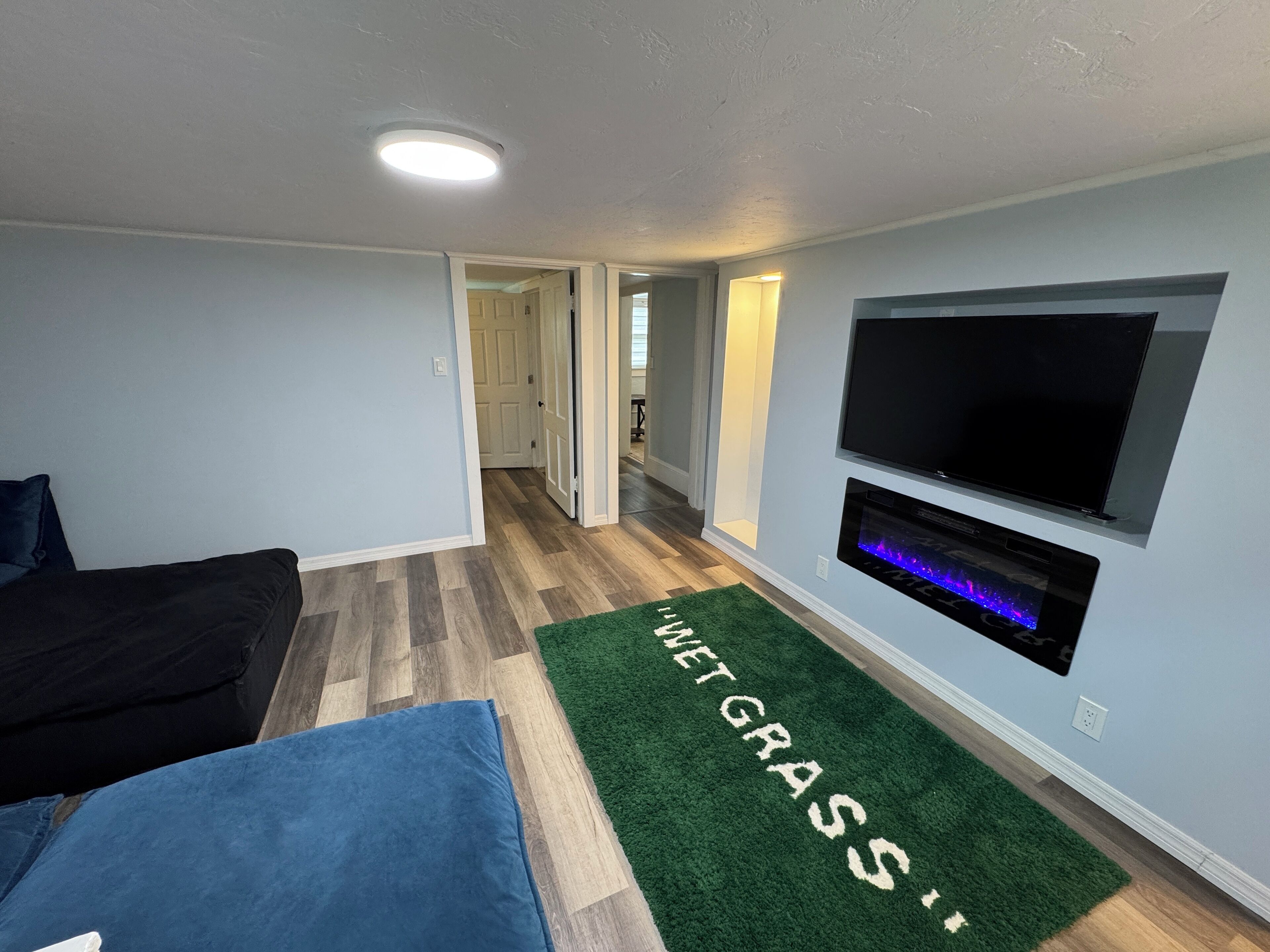 Smart-tv, pejs, videobibliotek