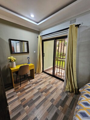 Deluxe Studio Suite | Down comforters, individually decorated, laptop workspace - mew3 apartment (Ndola)