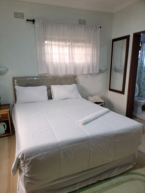 Standard Double Room | Down comforters, individually decorated, laptop workspace - mew3 apartment (Ndola)