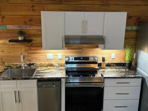 Fridge, microwave, oven, stovetop - Meadow Run Studio—Farm Stay (Robertsdale)