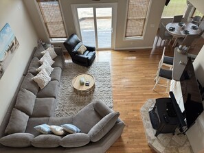 TV, fireplace - Ocean City Escape | Spacious Home | Pool & Golf (Berlin)