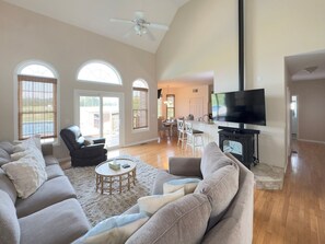 TV, fireplace - Ocean City Escape | Spacious Home | Pool & Golf (Berlin)