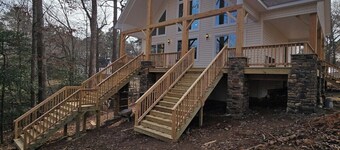 3-bedroom bungalow with Lake Gaston/Roanoke Rapids Lake views.