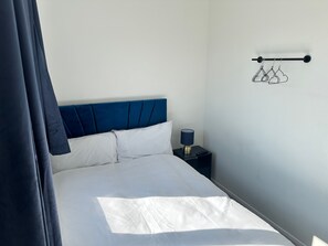 3 bedrooms, iron/ironing board, Internet, bed sheets