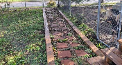 Charming studio in tranquil Bloomington with AC