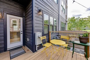 Outdoor dining - On the Move in Plaza Midwood! (Charlotte)