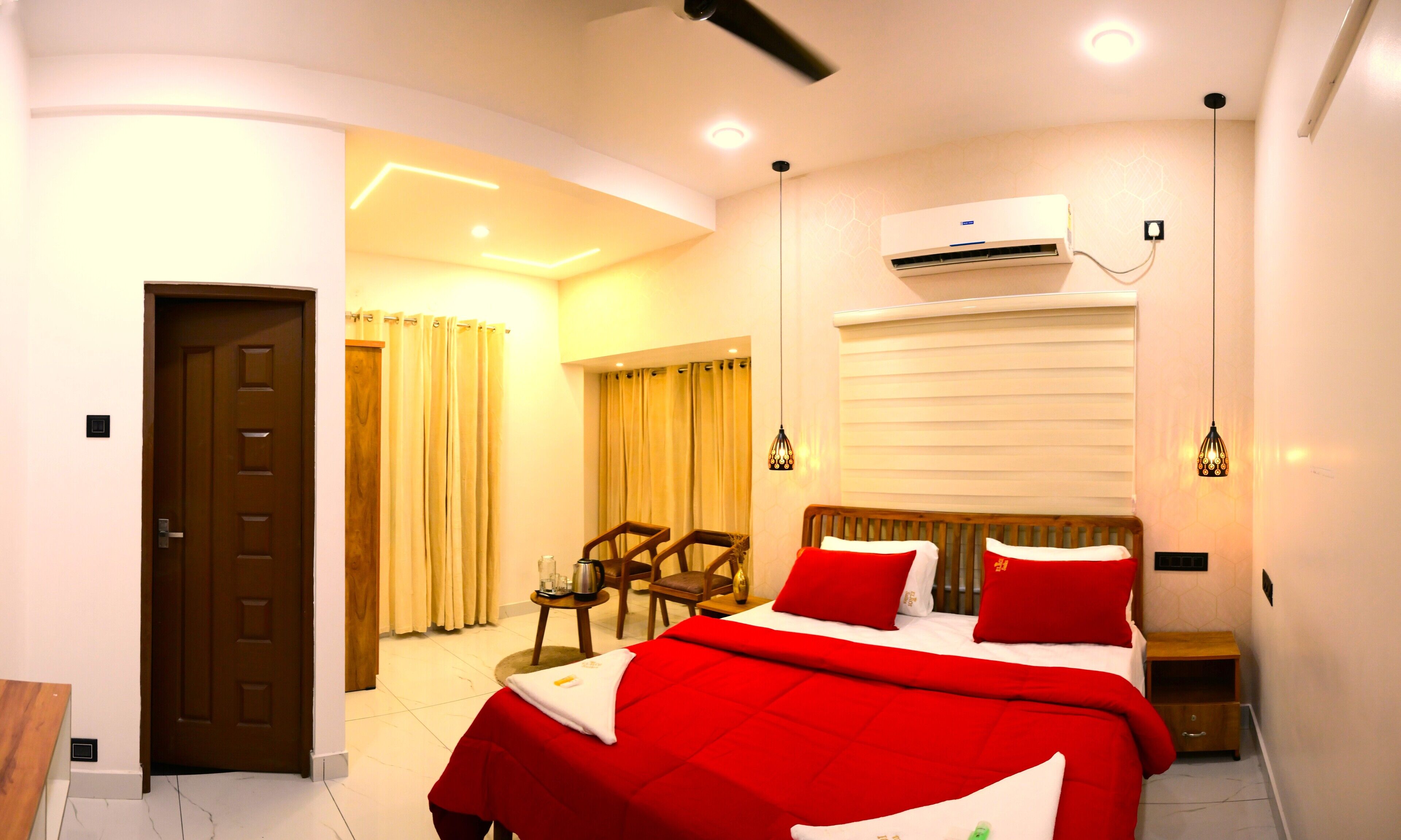 Suite, Balcony, Bay View | Iron/ironing board, free WiFi