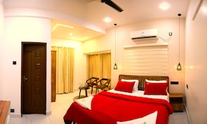 Suite, Balcony, Bay View | Iron/ironing board, free WiFi