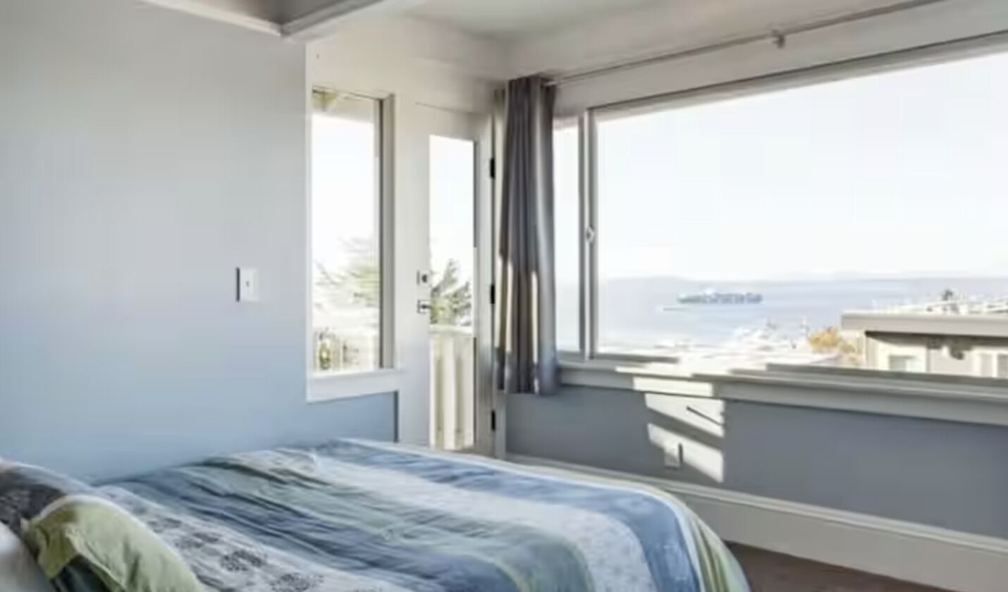 6 bedrooms, iron/ironing board, free WiFi, bed sheets