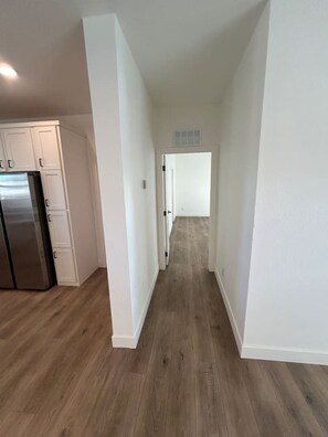 Interior - 2 Miles From Spring Training (Peoria)