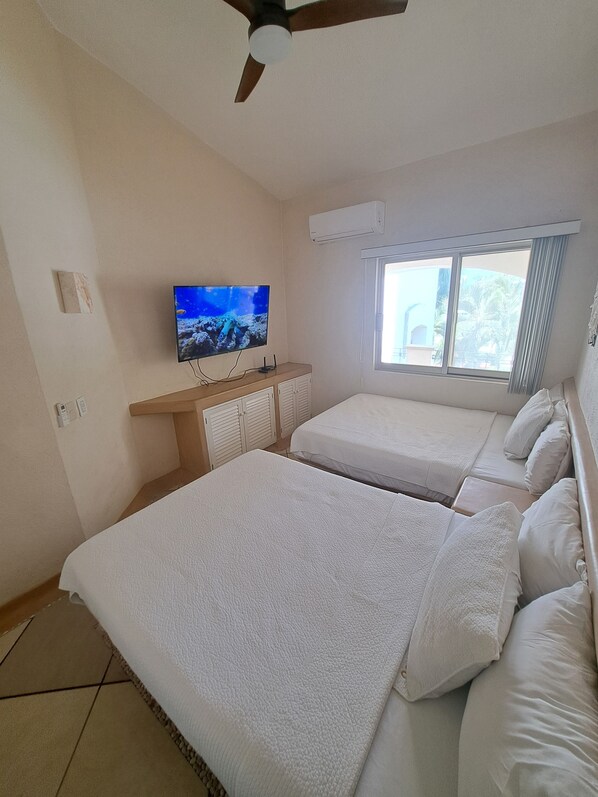 2 bedrooms, iron/ironing board, WiFi