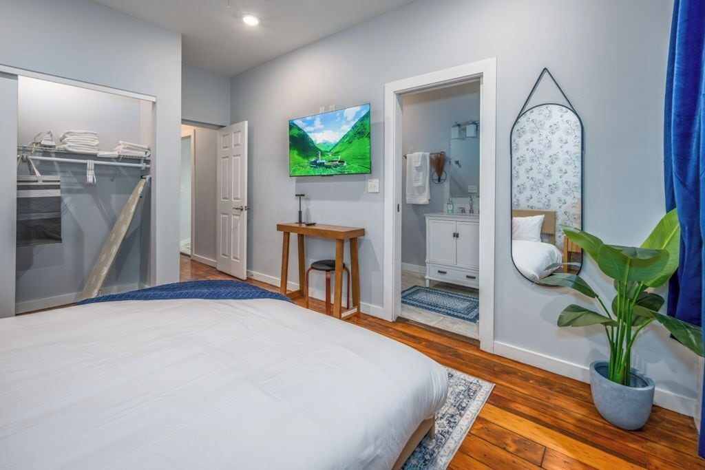 2 bedrooms, desk, iron/ironing board, free WiFi