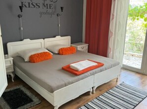 2 bedrooms, Internet, bed sheets