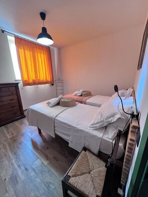 2 dormitoris, escriptori, habitacions insonoritzades i wifi 
