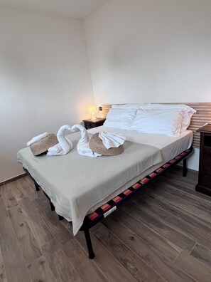 2 dormitoris, escriptori, habitacions insonoritzades i wifi 