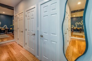 Interior - OTR by TQL+Findlay Market+King Bed+Smart TVs+wifi+Sleeps 6ppl+1st Fl (Cincinnati)