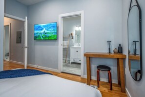 2 sovrum, skrivbord, strykjärn/strykbräda och gratis wi-fi